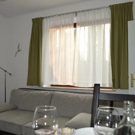 Ferienwohnung Baj Apartment